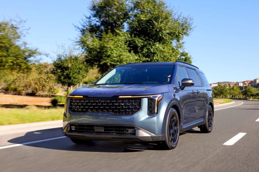Kia da a conocer los precios del Carnival MPV del 2027 »