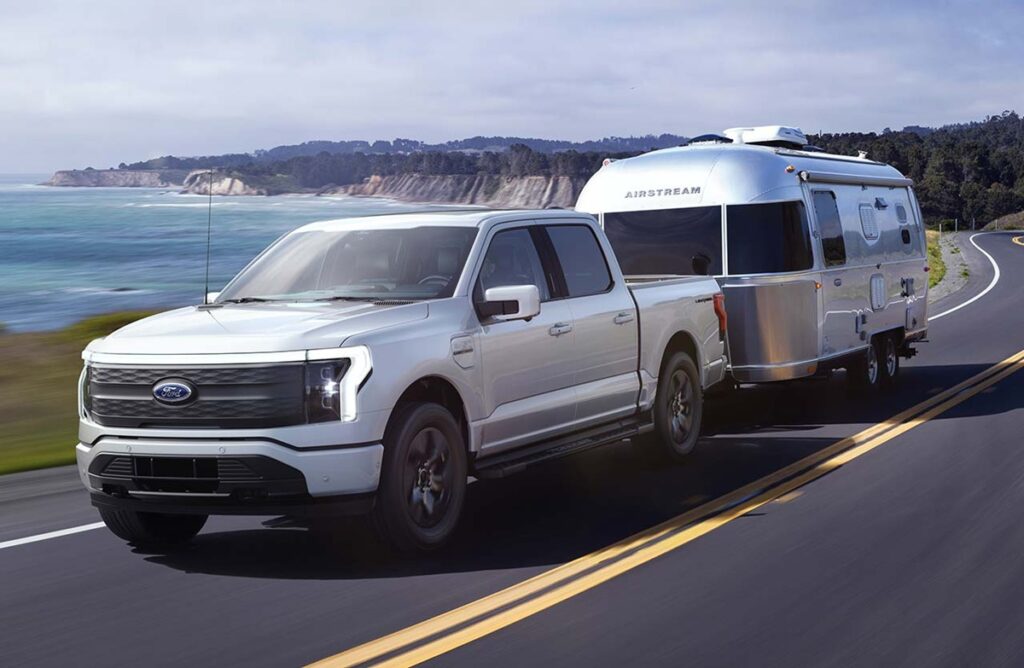 Las 5 camionetas eléctricas del 2026 con mayor capacidad de remolque »
